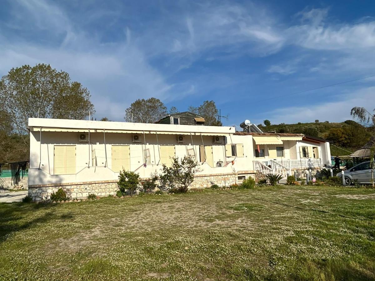 Hotel Vila Andi Zverneci Εξωτερικό φωτογραφία