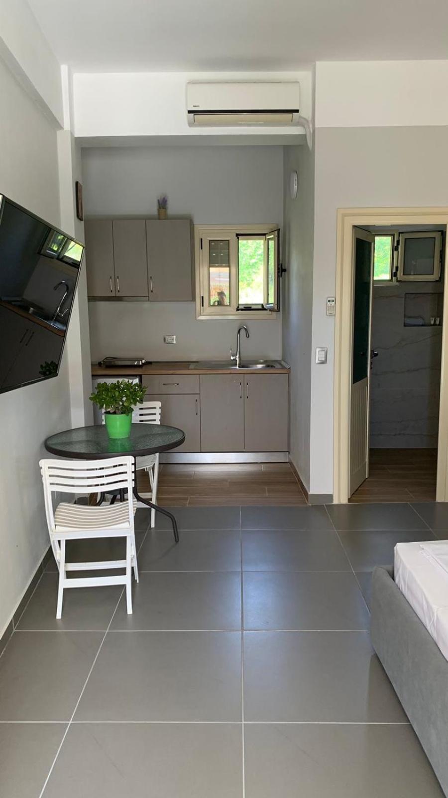 Hotel Vila Andi Zverneci Εξωτερικό φωτογραφία
